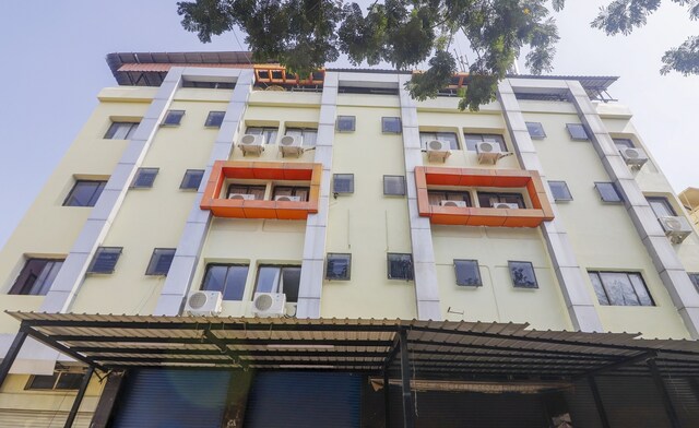 Hotel Vaishnavi Palace